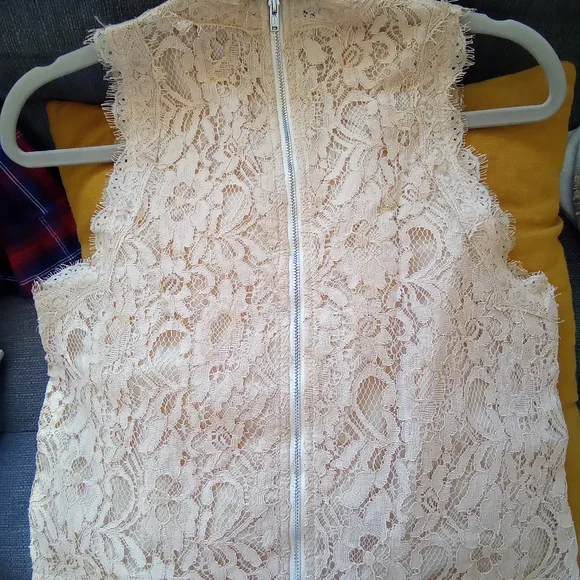 Lace top - Picture 5 of 7